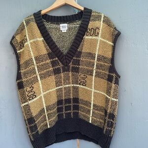 Urban Outfitters BDG Oversized Greyden Plaid Jacquard Knitted Fall vest Size M